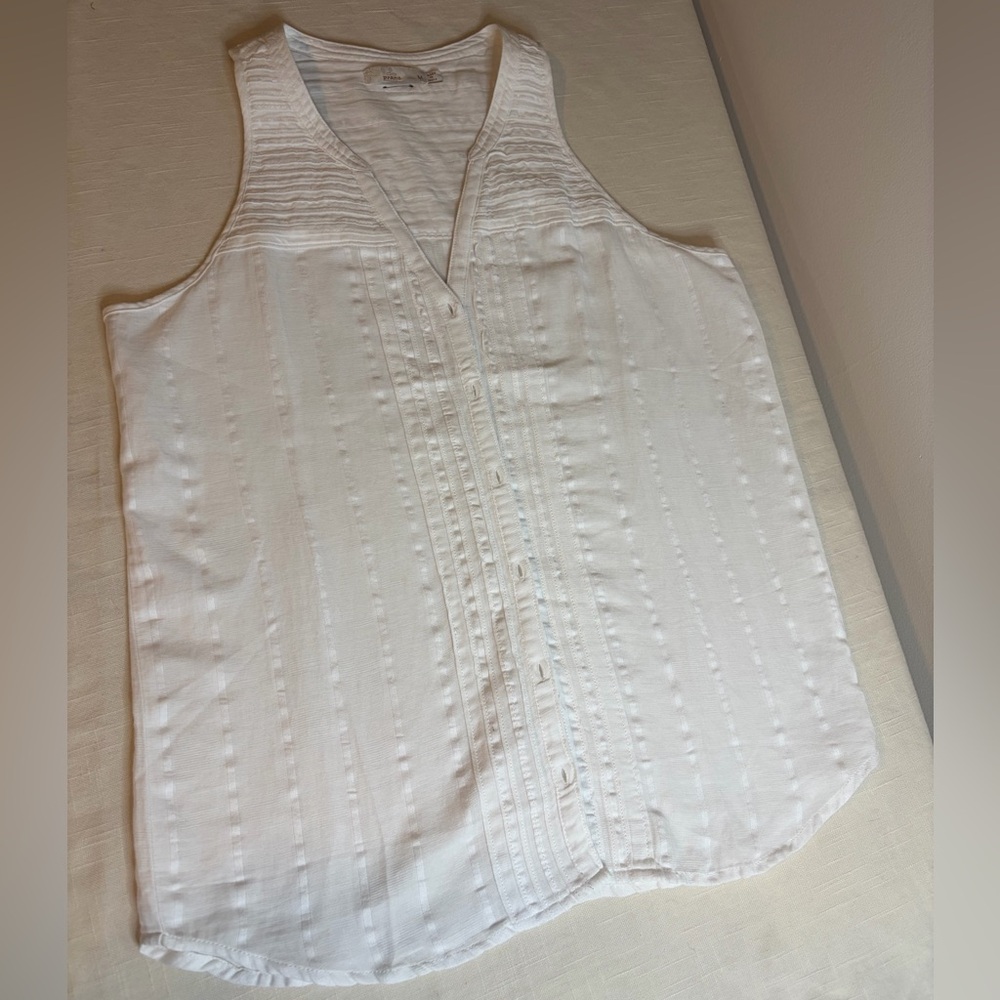 Prana White Sleeveless V-Neck Size M